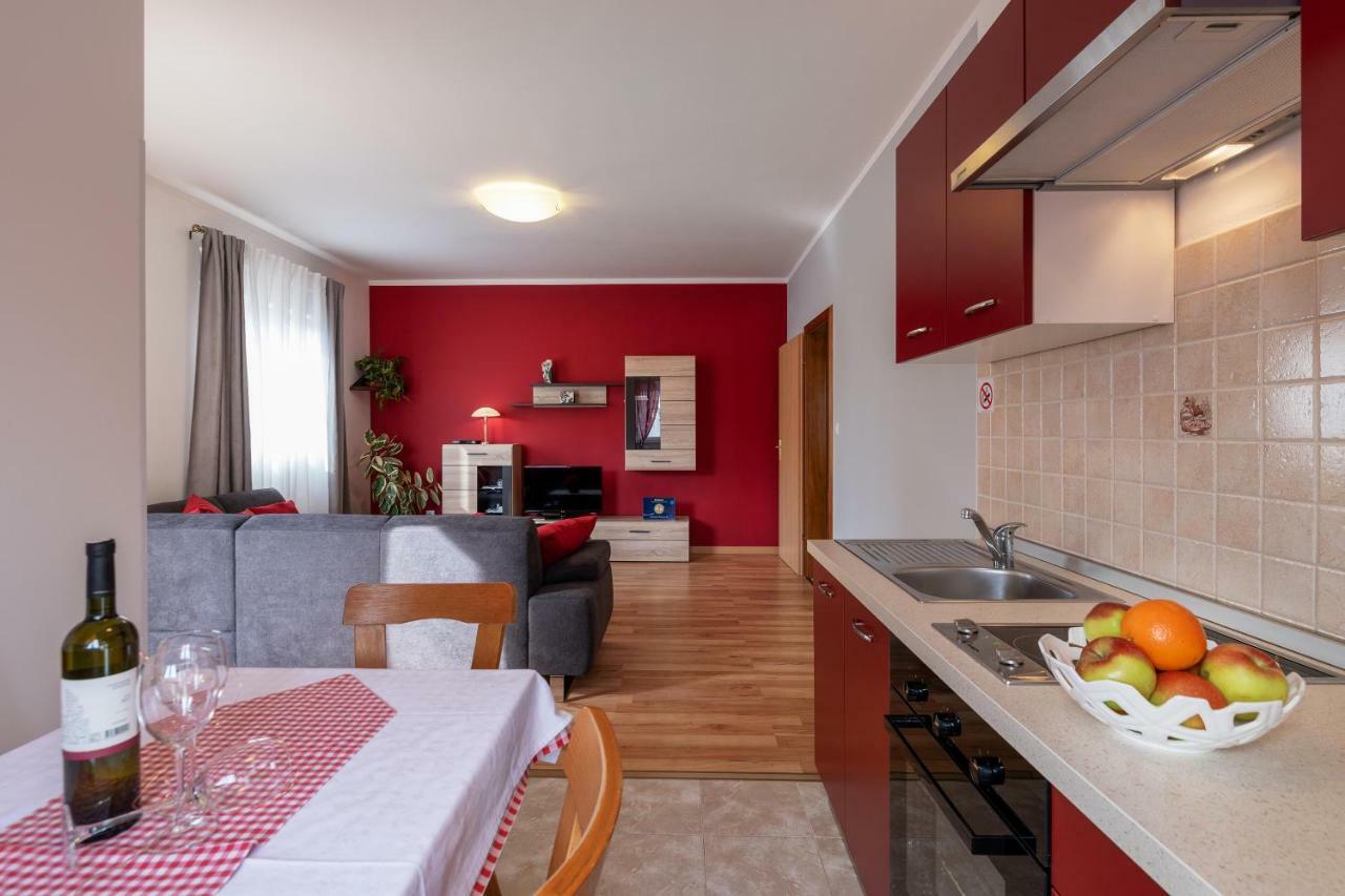 Apartment Bordeaux 29 Rovinj Exterior photo