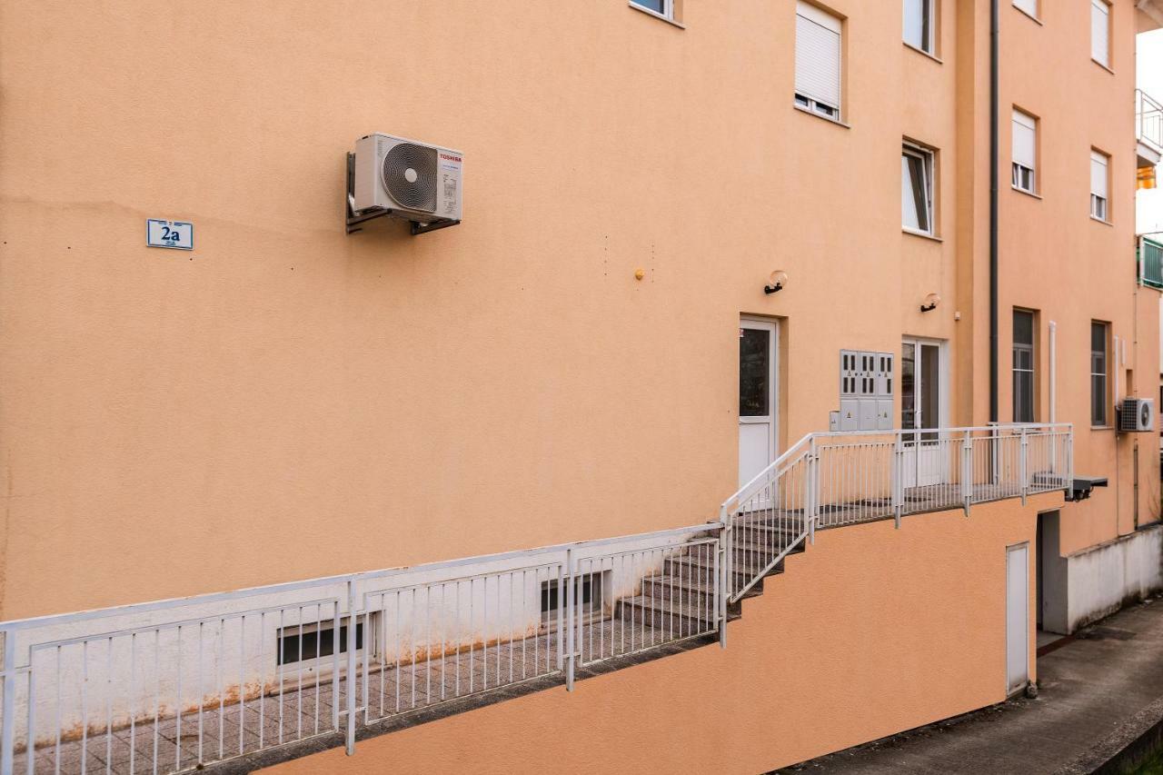 Apartment Bordeaux 29 Rovinj Exterior photo